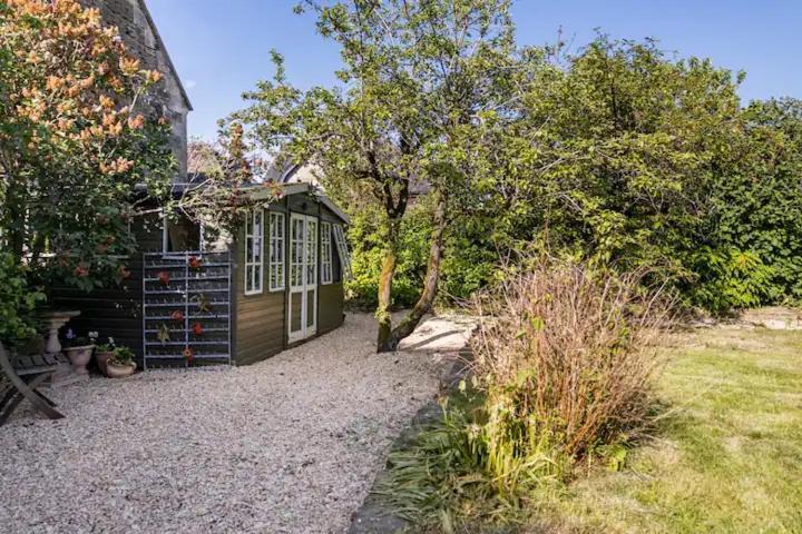 The Lodge - A Tranquil Escape Atworth Buitenkant foto